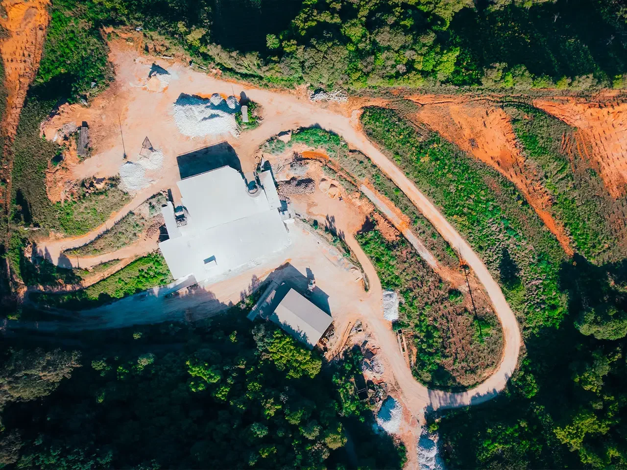 Grupo Capivari — Cal Virgem e Cal Britado: Desempenho em Aplicações Industriais